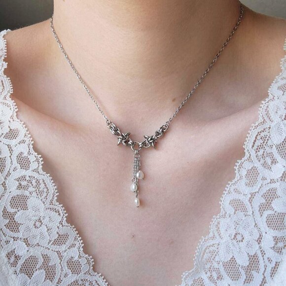 Medieval princess freshwater pearl chainmaille necklace with small silver chain - Picture 5 of 13